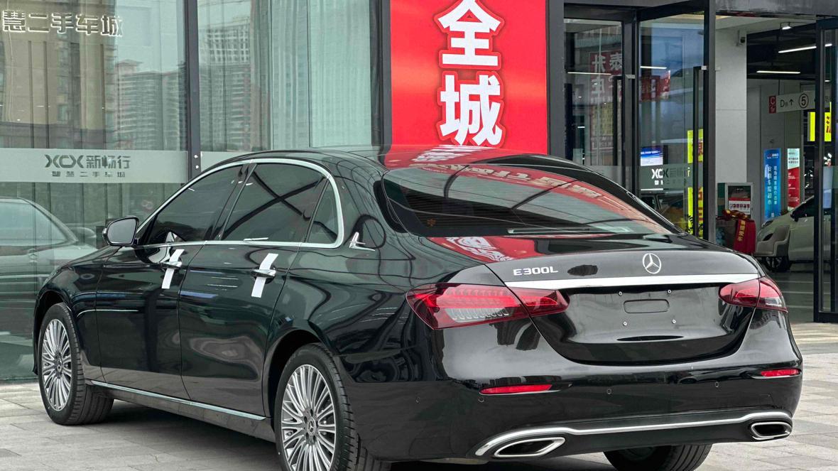 2022款奔驰E300L豪华，一手准新车，4.3万公里，宜商宜家之选