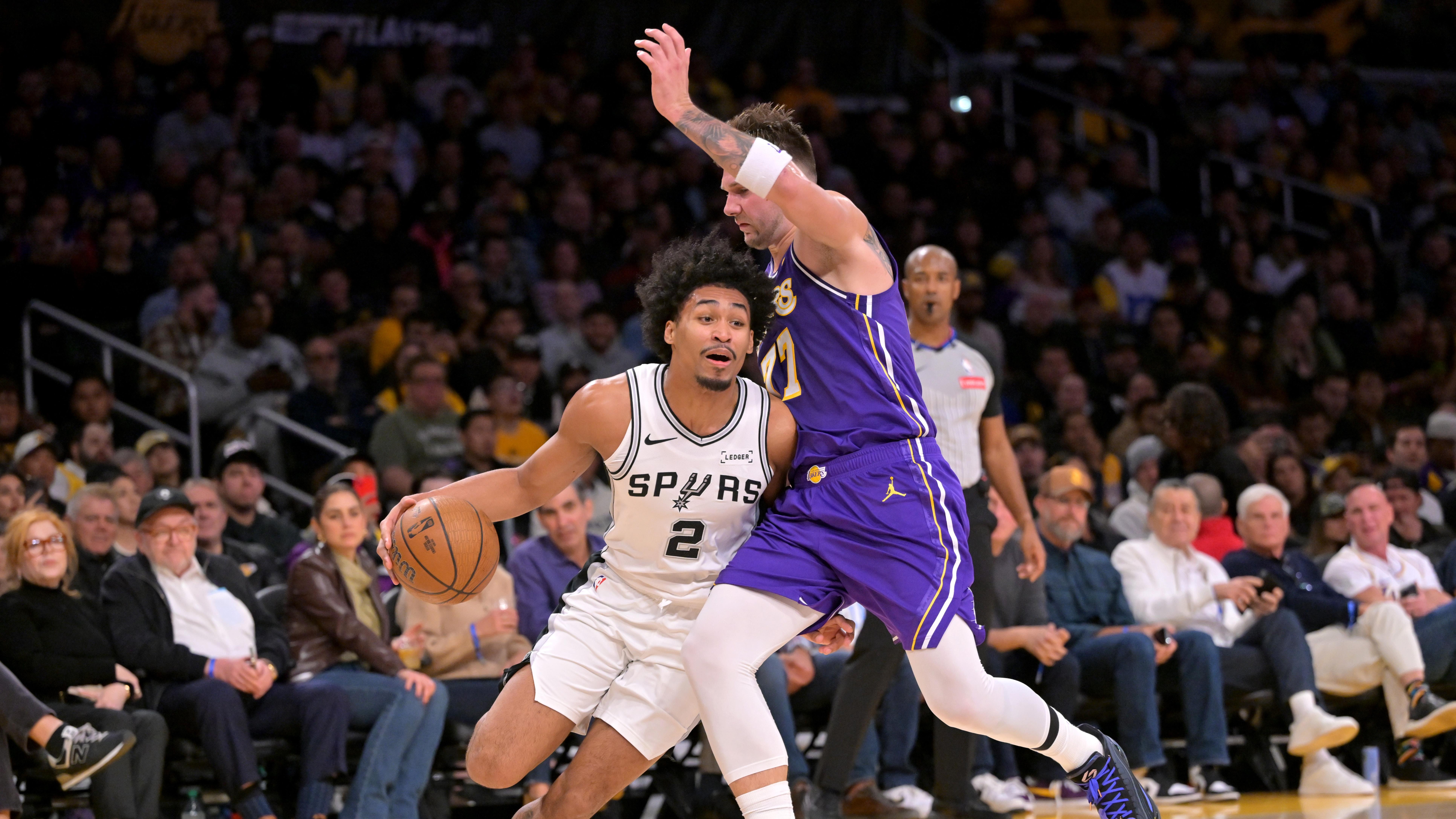 一步过！湖人外线单防崩盘全线被动 不交易攻强守弱还会重蹈覆辙