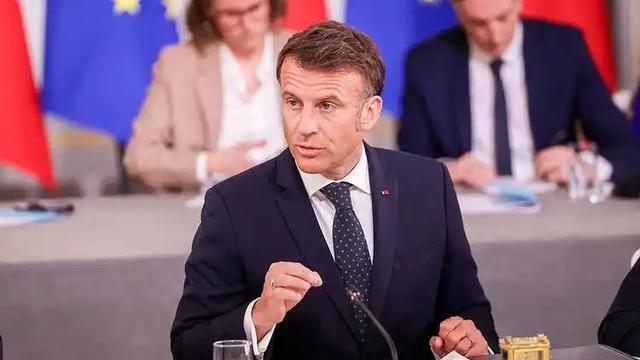 挂断中方电话后，马克龙登机离国，法国圈定战场，2道挑战书已下