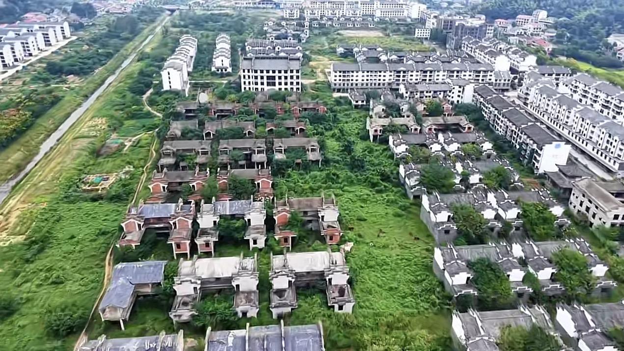 益阳江南古城烂尾的现状，改名为“楚湘福筑”
