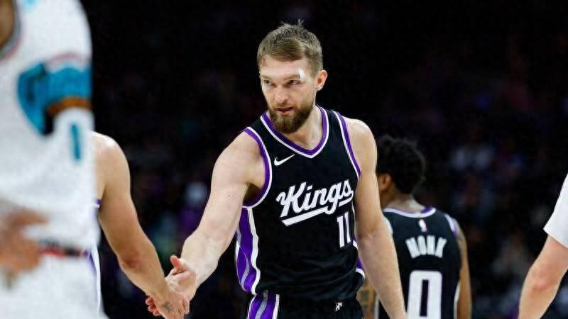 NBA国王队的当家中锋萨博尼斯右脚踝扭伤需缺阵至少10天