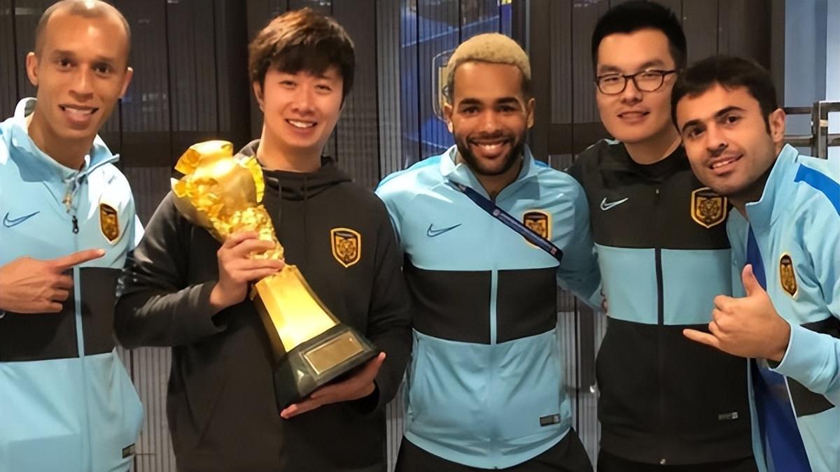 中甲大鱼！南京城市将签前苏宁外援特谢拉，张晓峰已到巴西