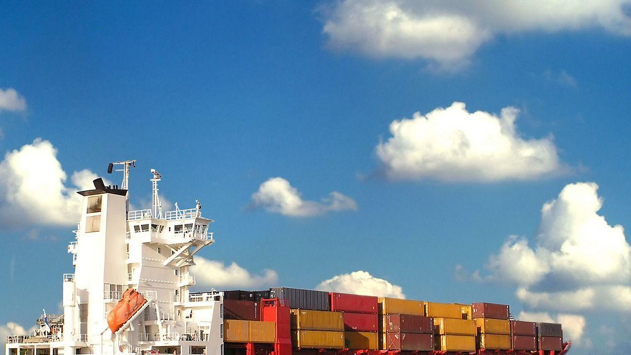 电商零售业务作为亚马逊基本盘依然重要，但已首次跌破40%