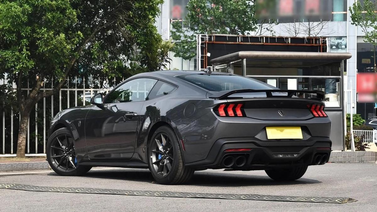 真男人开V8？价格太贵怎么办？推荐这2款，其中一台十多万就能买