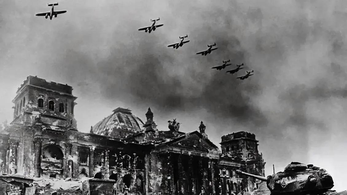 二战车间昼夜赶工VS现代口罩生产困局：工业空心化如何废掉西方？