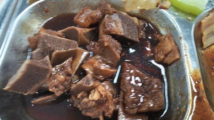 上海小学排骨事件大反转！50 万孩子吃了 10 年过期肉？真相比你想的更可怕