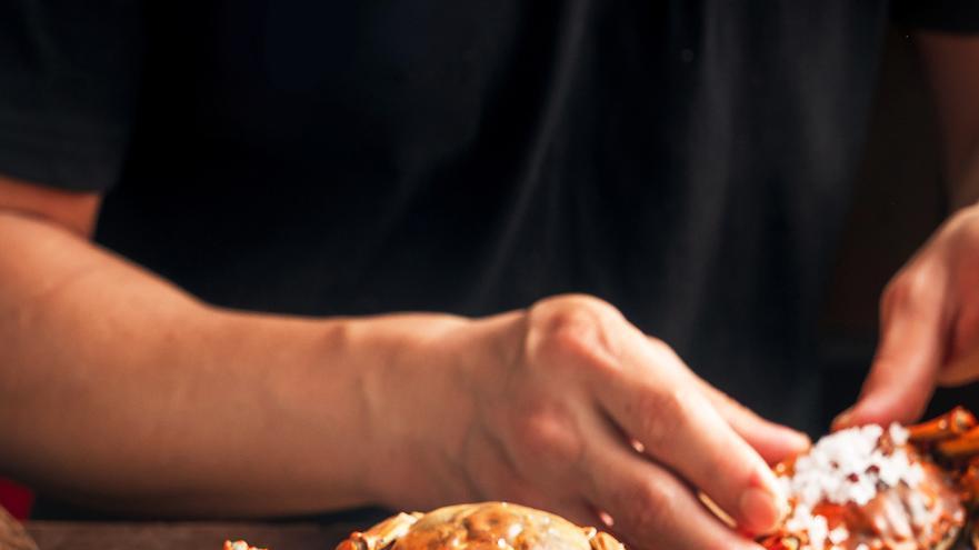 秋风起，蟹脚痒！大闸蟹母公有啥区别？读懂这篇，蟹季吃蟹不迷茫