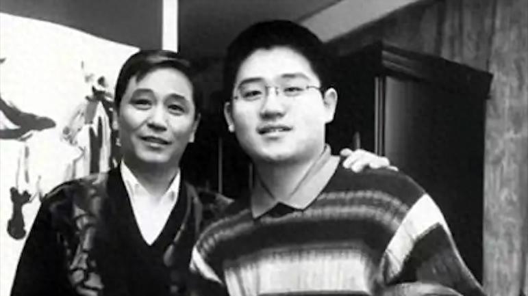 郭德纲喊他师叔，八零后相声名门之后，隐退背后有何隐情？