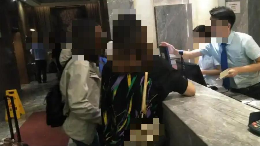 全家出游半路爆胎？吉利售后暖心安排：车我修，送您去酒店！