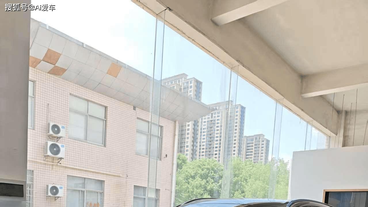 26款东风奕派eπ008来了！83项升级，配3C快充，座椅能变床了