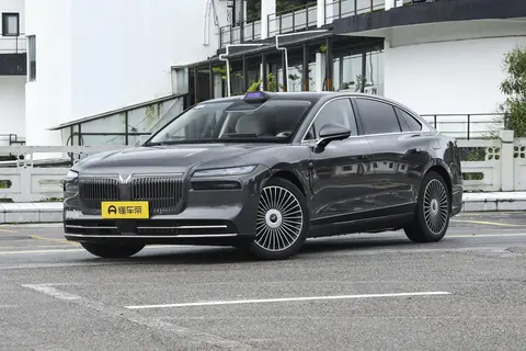 岚图追光L正式上市：27.99万元起，搭载华为乾崑ADS 4+鸿蒙座舱5