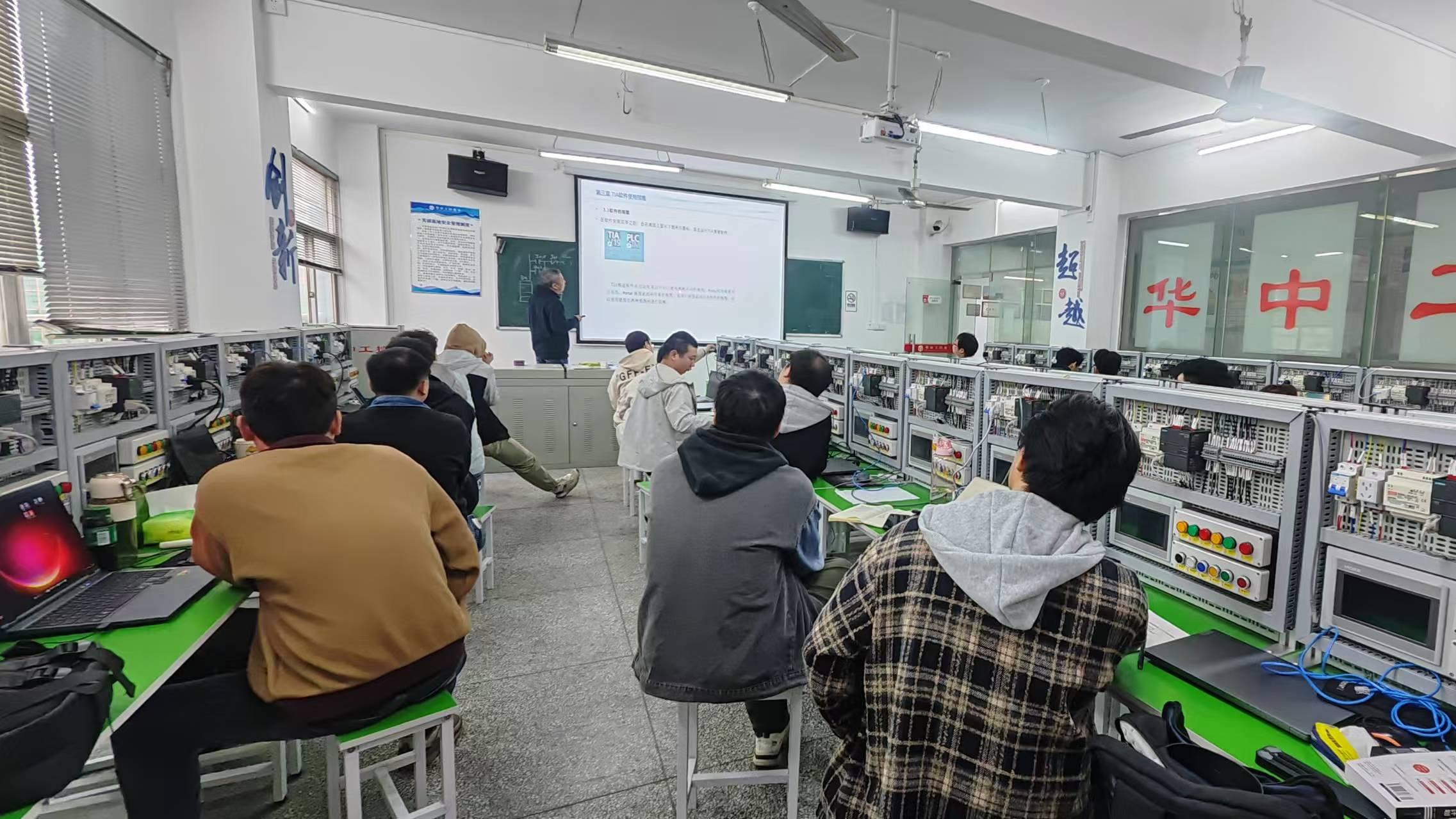 善教会教：武汉电气自动化PLC培训机构教师教学能力评估