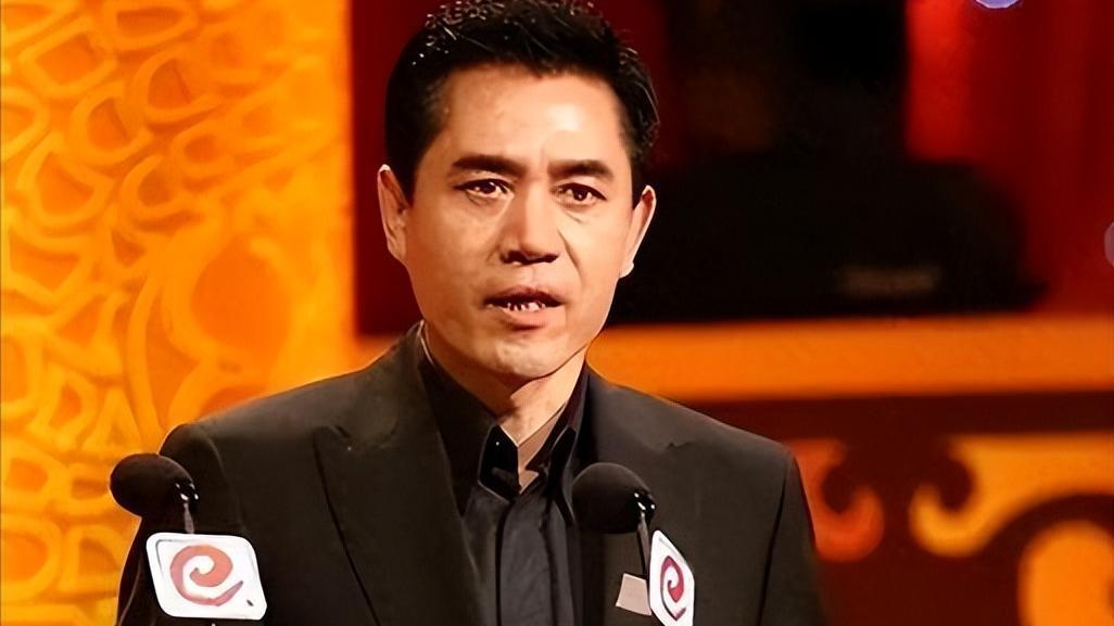 被央视怒批，目不识丁、脑子空空，难怪陈宝国建议演员提名写论文