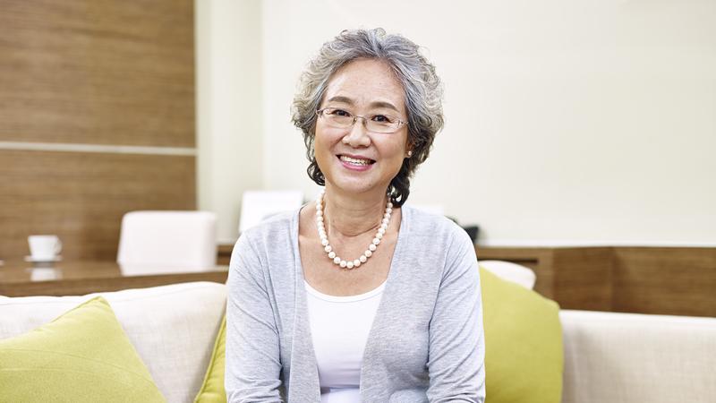 我62岁，和老伴在老家生活，儿媳妇给我1000，女儿给我3000，女婿不同意