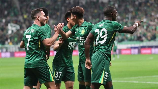 红牌无误？足协定调“泽卡踩人”，背后藏着中超裁判执法的隐忧！