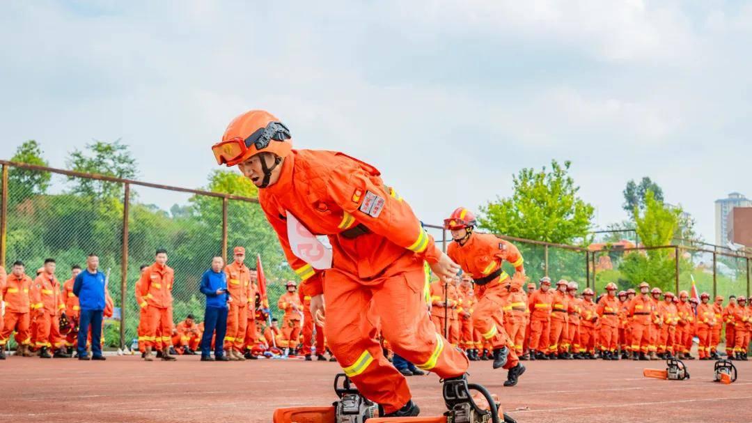 以赛砺精兵 淬炼守护青山真本领——昆明市2025年森林草原消防员职业技能竞赛成功举办