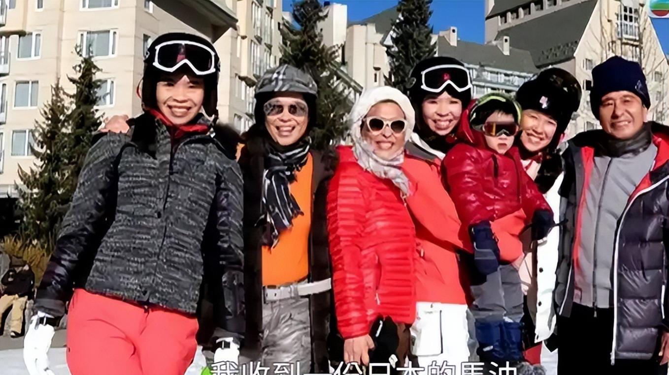 徐子淇罕晒全家福悼念李兆基！4个孩子曝光，18岁长女颜值高