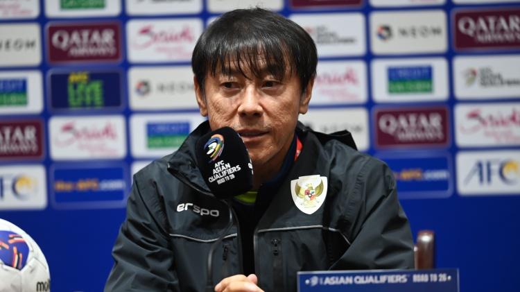 申台龙：印尼不应在定位球丢球，可能克鲁伊维特不够时间训练