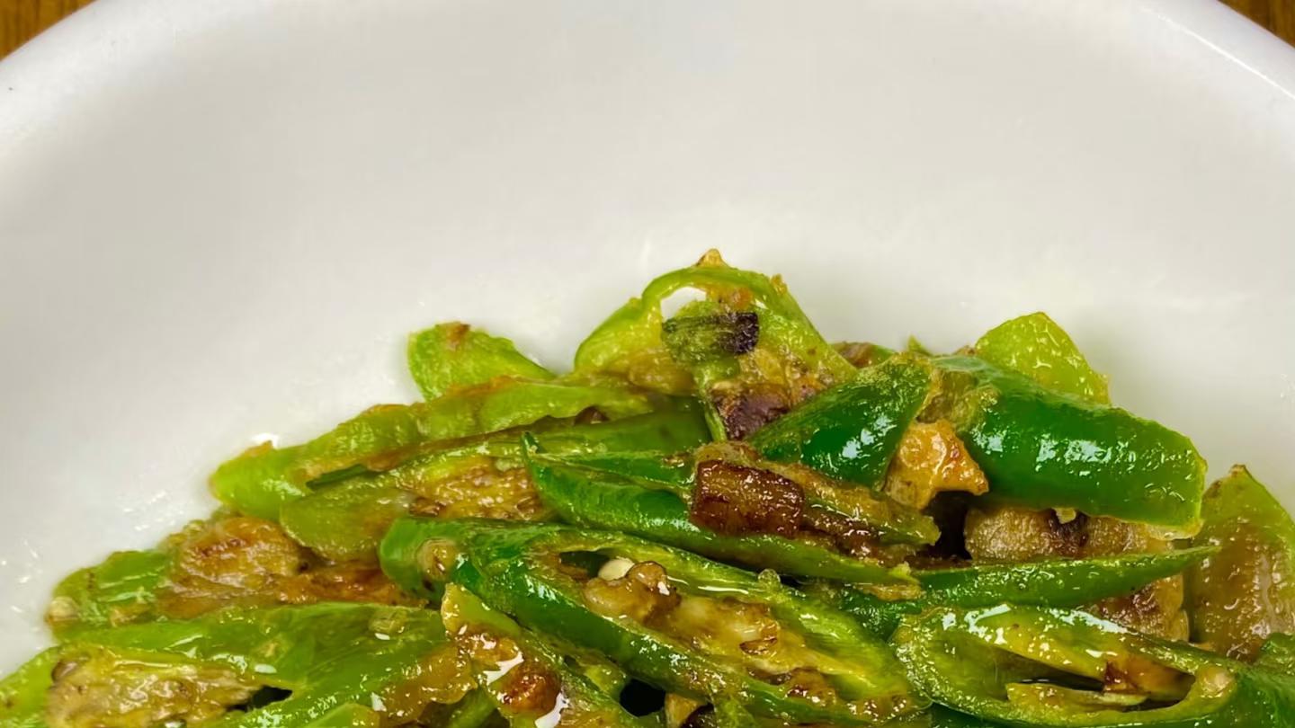 这盘线椒炒蛋让米饭连锅端，厨房小白秒变大神的秘诀在此