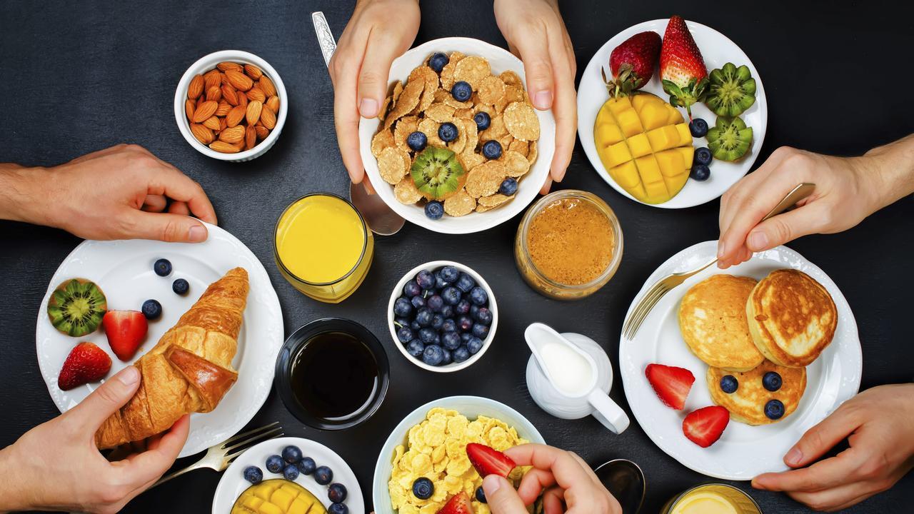 早餐吃了鸡蛋还喝了牛奶，为啥还没到中午就饿得心慌？