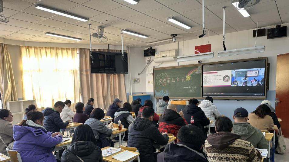 医教协同护健康 心理辅导进校园