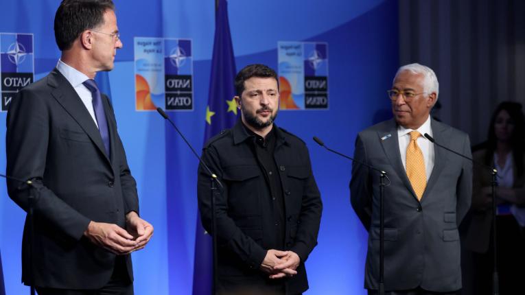 特朗普限俄罗斯50天内停火否则实施严厉制裁：一场博弈背后的战略与风险