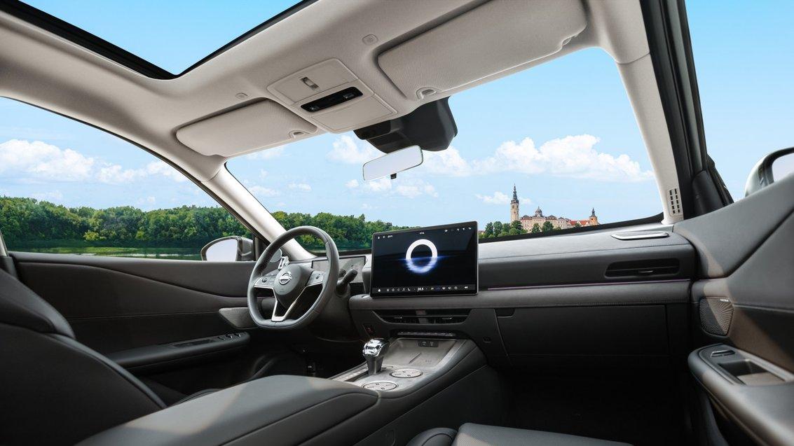 东风日产+华为智驾：天籁·鸿蒙座舱新车首发亮相