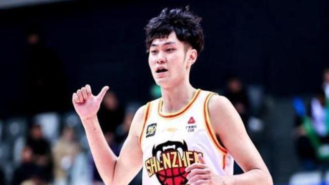 20岁场均11.3分3.5篮板，王浩然是任骏飞最合适的接班人