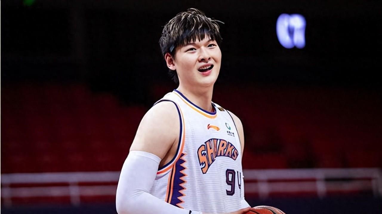 CBA常规赛：新疆男篮主场战胜上海男篮