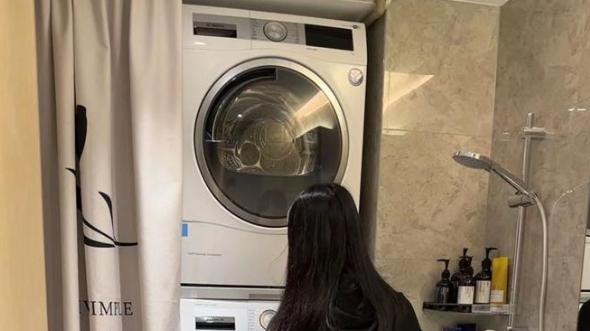 厕所飘窗能干嘛？我用鸡肋空间放洗衣机，明卫变成暗卫