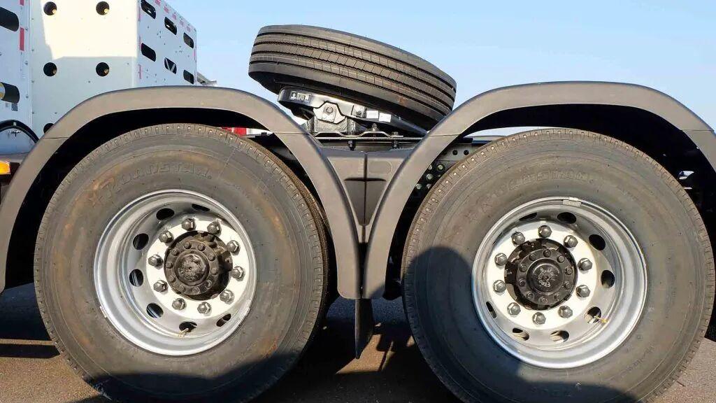 630匹大马力，CNG/LNG都能烧！东风新疆畅行X9双燃料牵引车实拍