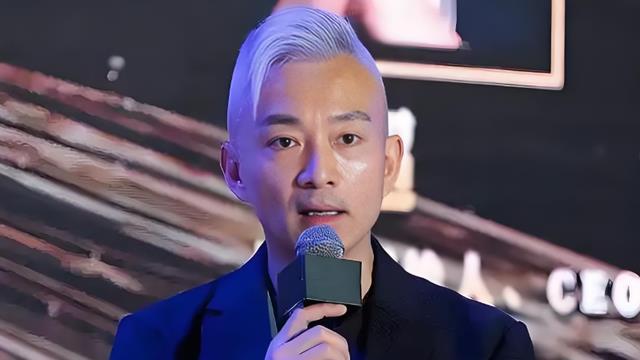 前央视主持人亚宁现状：是大集团老总，身家百亿，56岁头发全白
