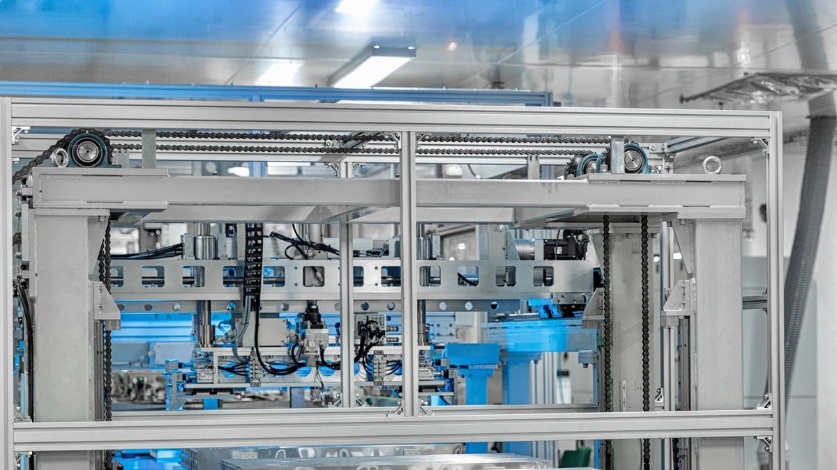 磷酸铁锂电池与比亚迪深度绑定，新能源巨头的自信源自技术优势