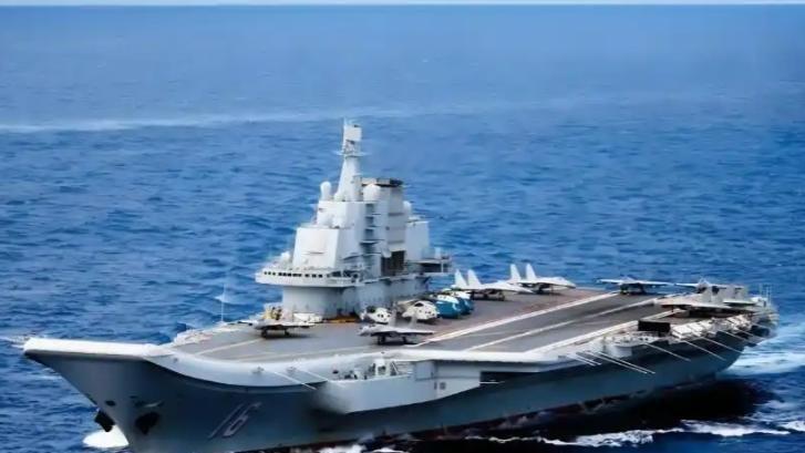 中美四艘航母第一岛链对峙，解放军行动令美方预见结果