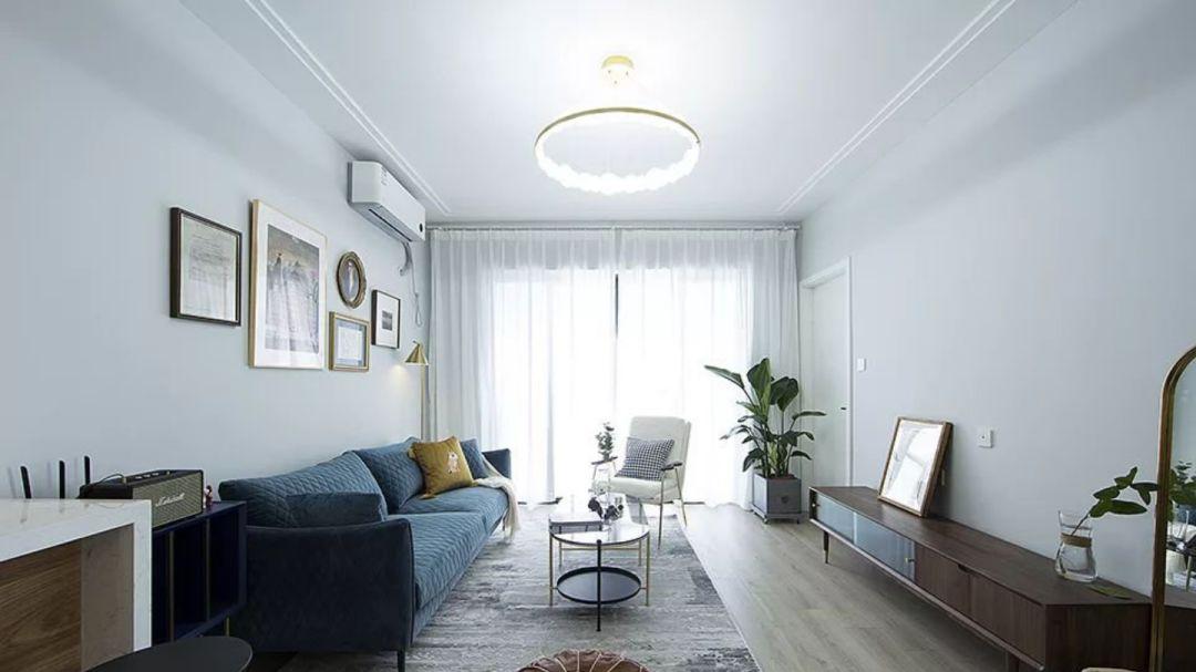 简约装修新房入住，实木家具让人爱不释手，采光超好，大气又美观