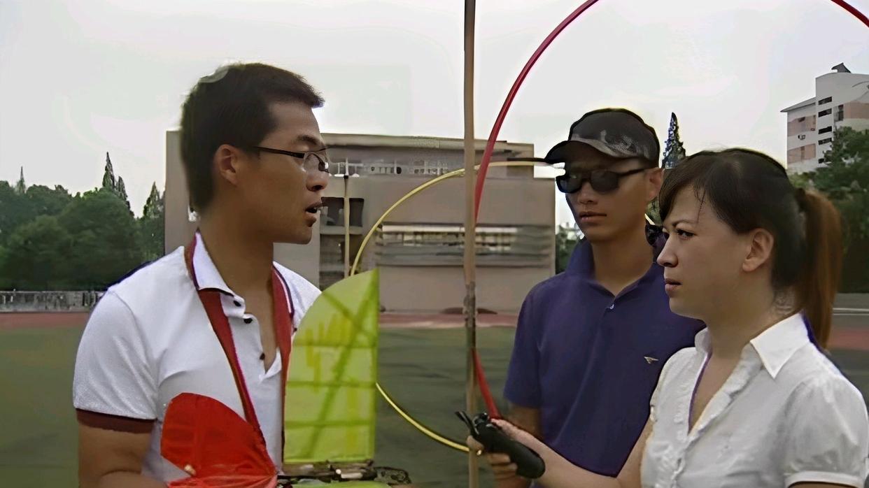 2011年，江苏一男子发明了一款仿生飞行器，具备伪装隐身性能