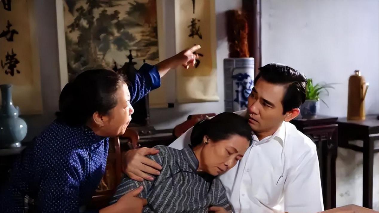 吕中：儿子是导演，儿媳是影后，女儿是她最大的骄傲