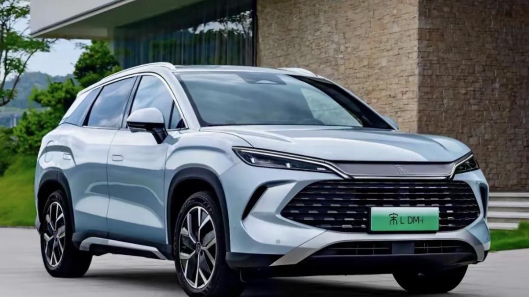 比亚迪全新中型SUV上市！高性价比，13万级就配智能驾驶！