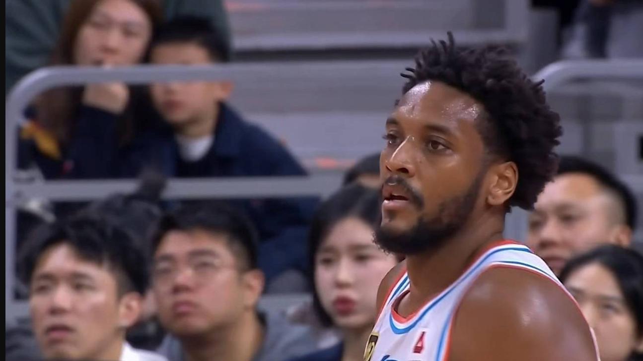 这一夜，山东男篮的体面，被任骏飞撕了个粉碎