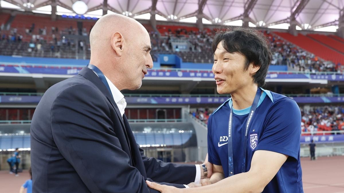 上海海港2-0，王燊超凌空斩&维塔尔世界波，邓卓翔率队2连胜终结
