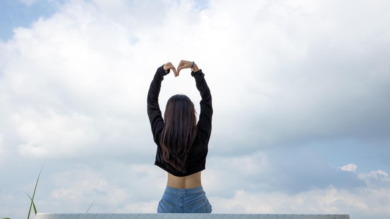 尽量不要跟身边任何人，包括你的父母、子女，分享这4件事！