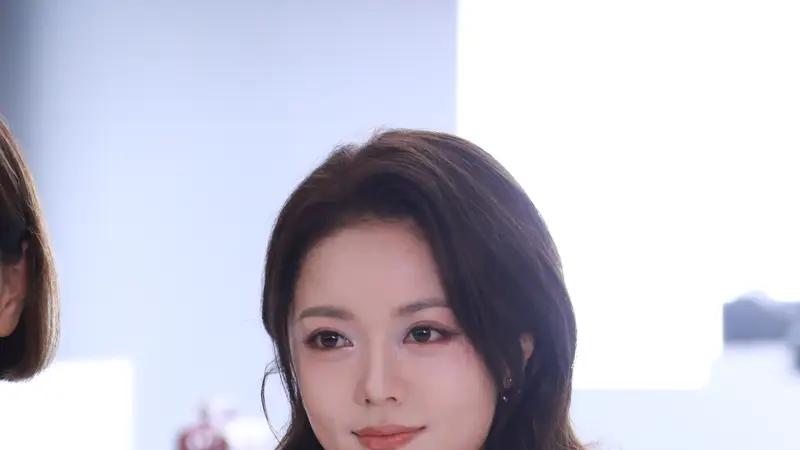 刘涛体验撕拉片拍摄 赵今麦在线“剧透”《无可替代》