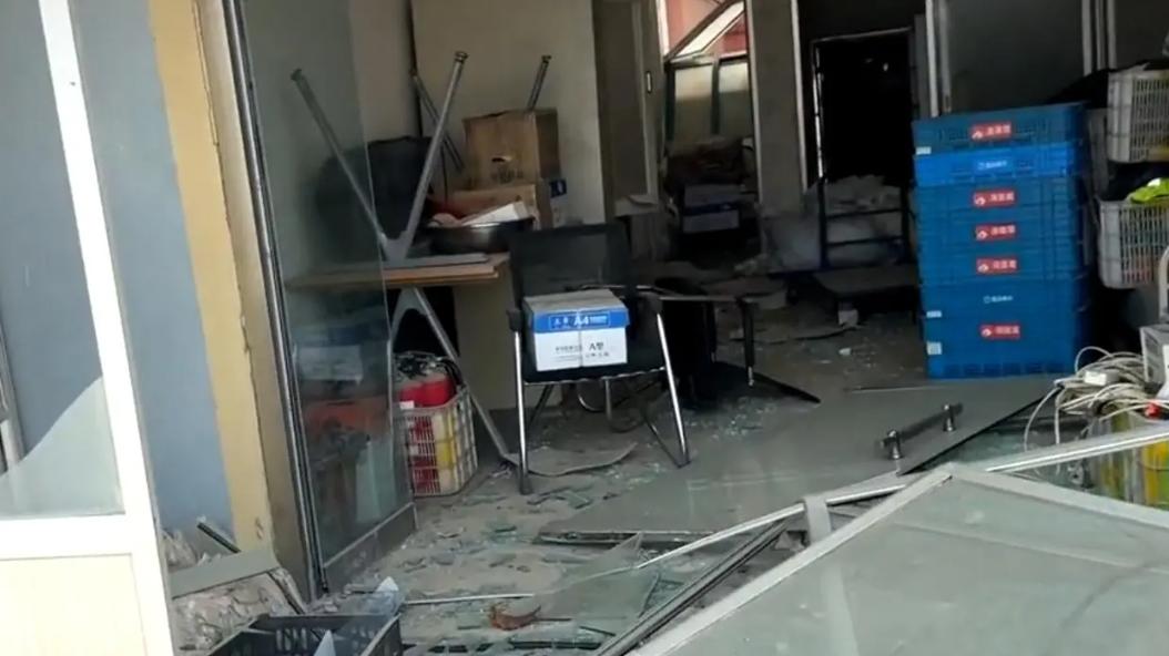 山东化工厂巨响震碎教室玻璃，多名学生受伤，断电区域急盼光明