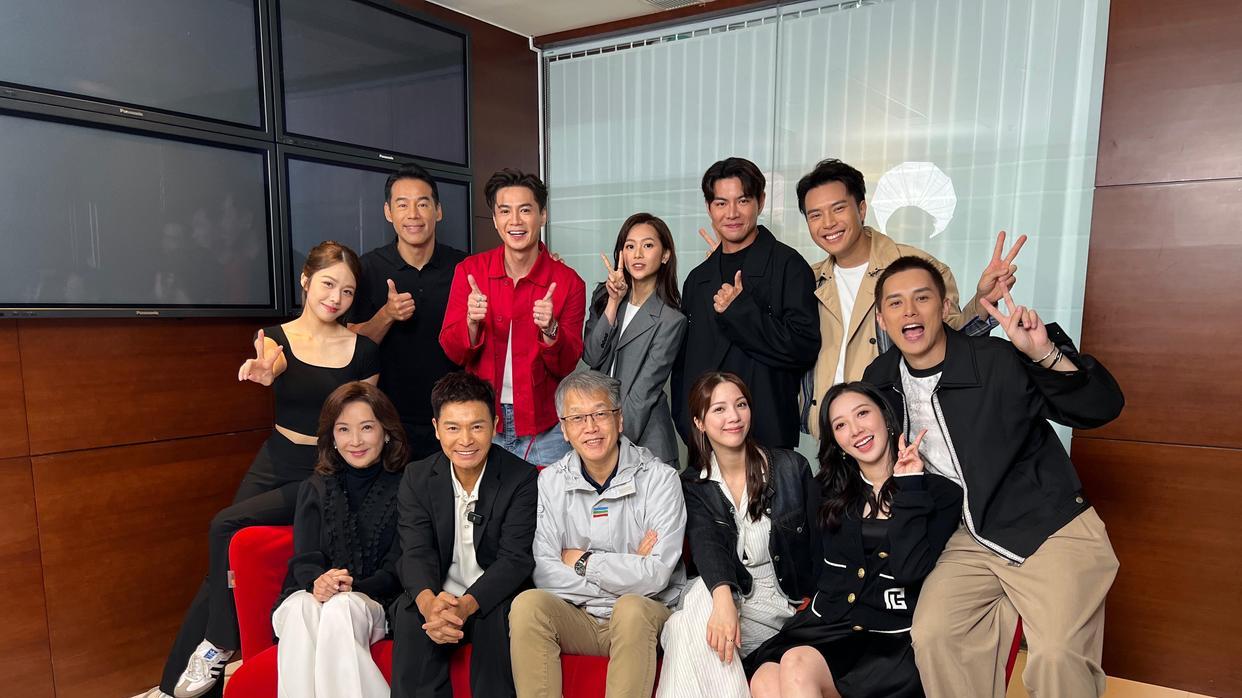 《新闻女王2》徐晓薇彩蛋藏深意：佘诗曼何依婷捧脸杀，双向救赎好圆满