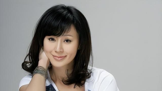 原来他们是夫妻，因戏生情恩爱23年，女儿高考完，终于火了