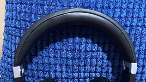 3款头戴耳机，便携且隔绝外界环境