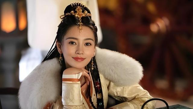 《相思令》开播！杨颖隐忍两年高调复出，网友的态度却有些微妙