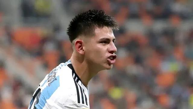 很是不满！19岁曼城小将被外租，毫无出战机会只想回归母队打拼