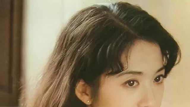 86年我毕业成了山村老师，丈母娘立马退婚，一个月后未婚妻找上门