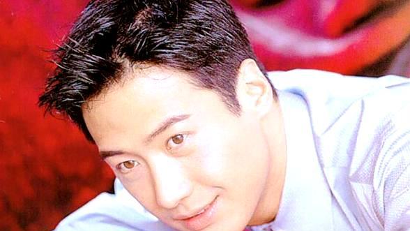 假风流真男人！被舒淇疯狂迷恋的天王黎明，为千万儿童用钢筋勒脖